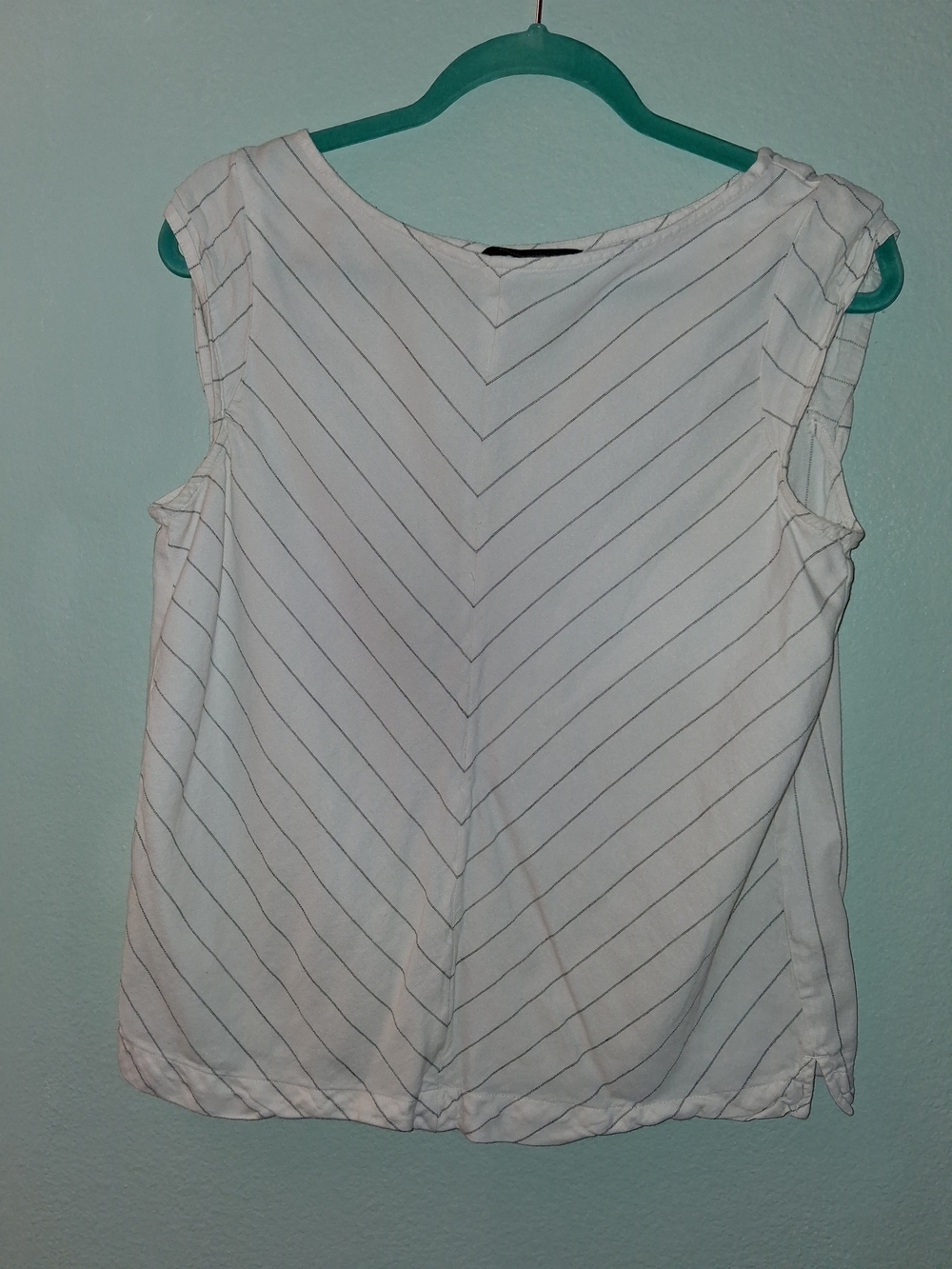 Banana Republic White Sleeveless Chevron-Stripe Boatneck Blouse | Size M